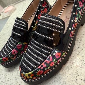 Black Leather Loafers with Colorful Embroidery